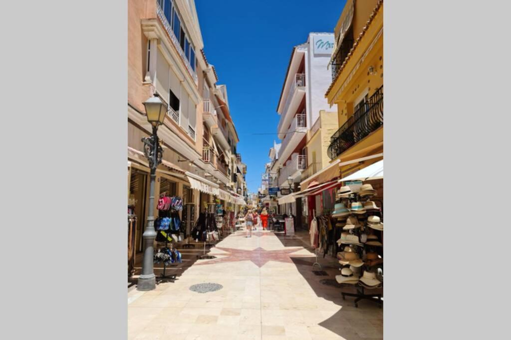 Calmahouse Carihuela Appartement Torremolinos Buitenkant foto