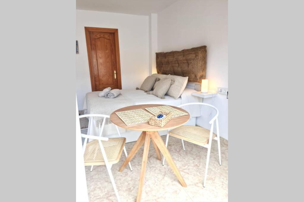 Calmahouse Carihuela Appartement Torremolinos Buitenkant foto